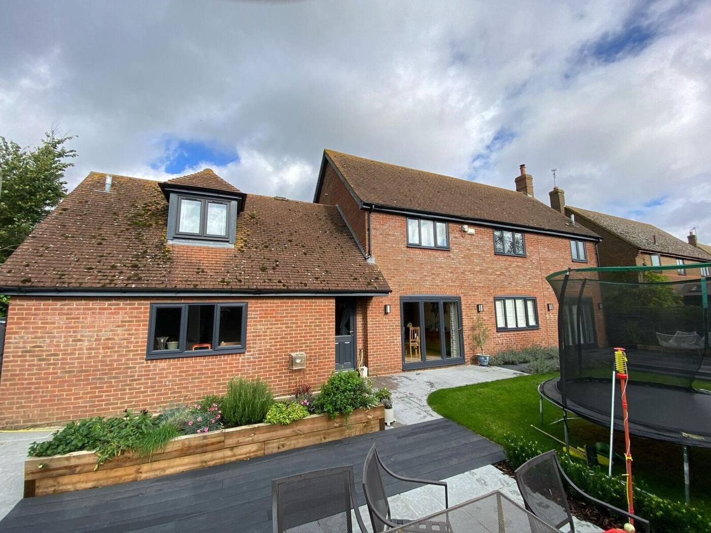 Dirty exterior windows before professional cleaning